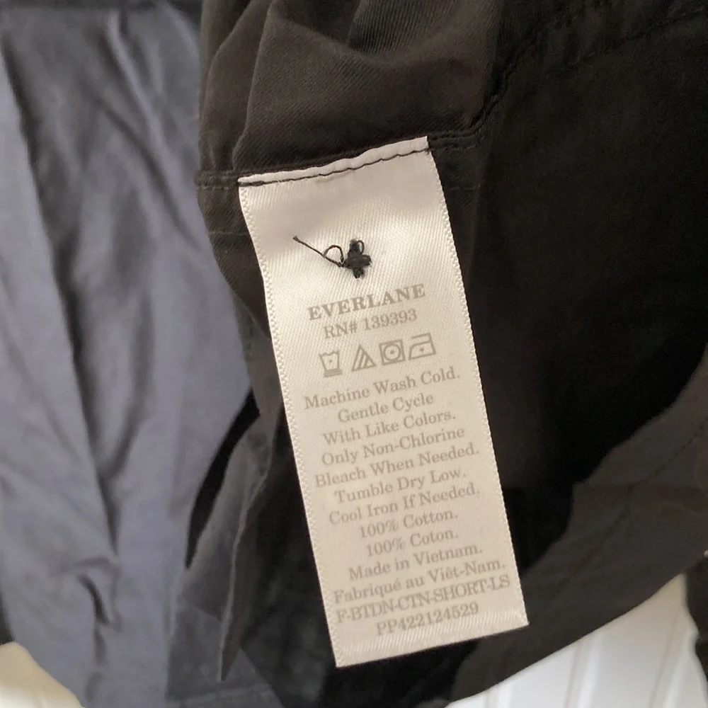 NWT Everlane Way Short Button Down Shirt in Black (Size Small) - Picture 6 of 6